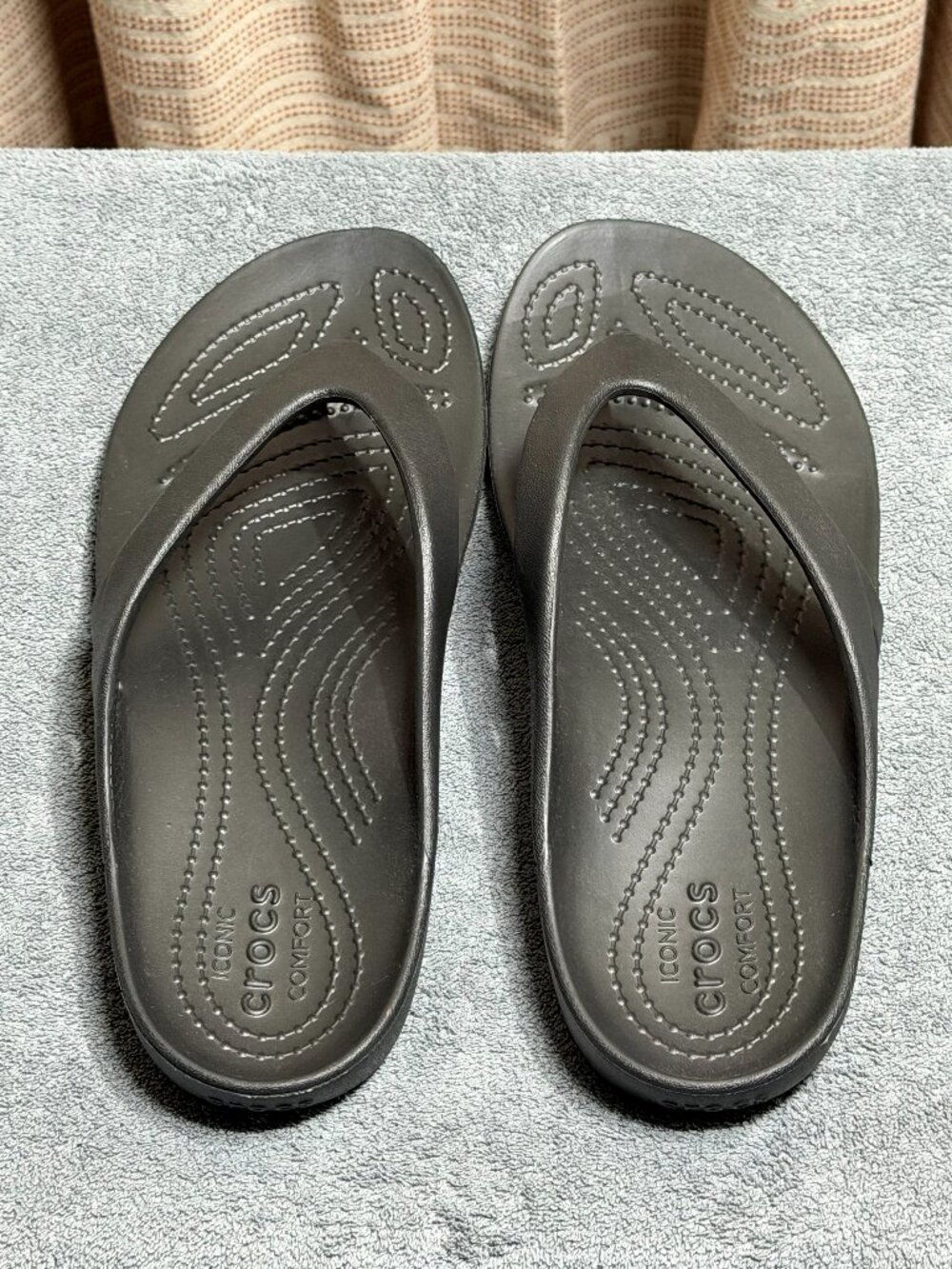 Crocs Kadee II Flip Flip Flops — Size 8